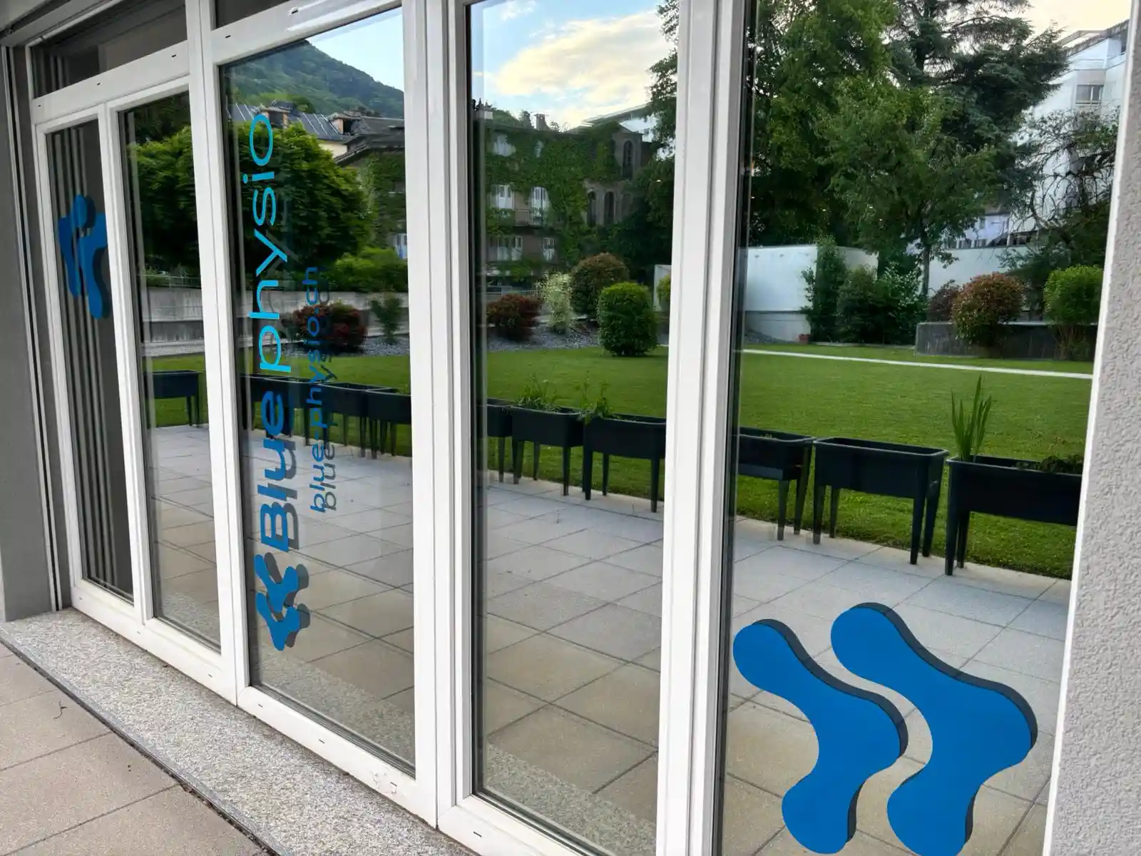 Enseigne Blue Physio à Monthey